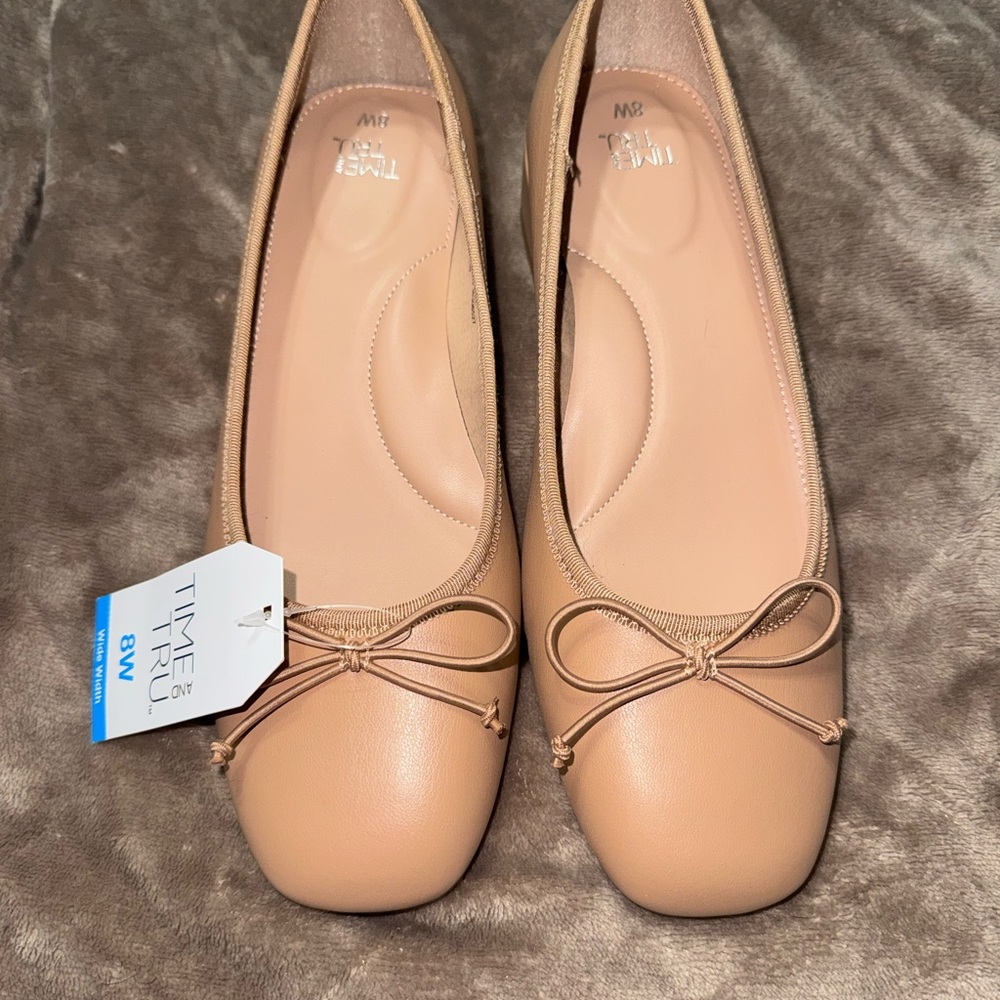 Time and Tru Women's Beige Ballet Flats